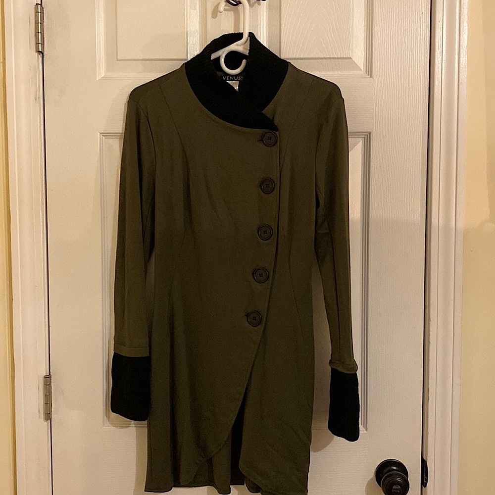 Women’s Venus Jacket Size 4 - Never Worn!